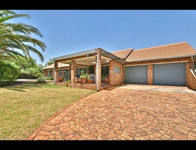 4 BEDROOM HOUSE FOR SALE IN MULBARTON